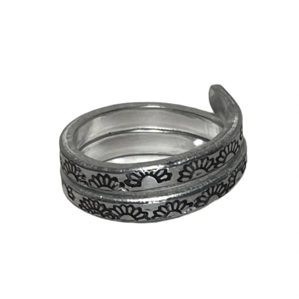 Handmade 8/9 stamped boho sunflower silver adjustable hypoallergenic wrap ring‎